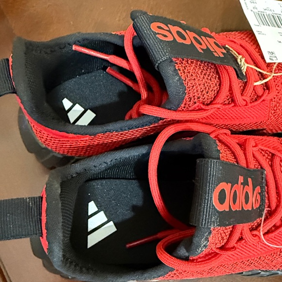 KIDS ADIDAS KAPTIR 3.0 SCARLETT BLACK LACE UP SNEAKERS SIZE 1 YOUTH NEW - Picture 10 of 11